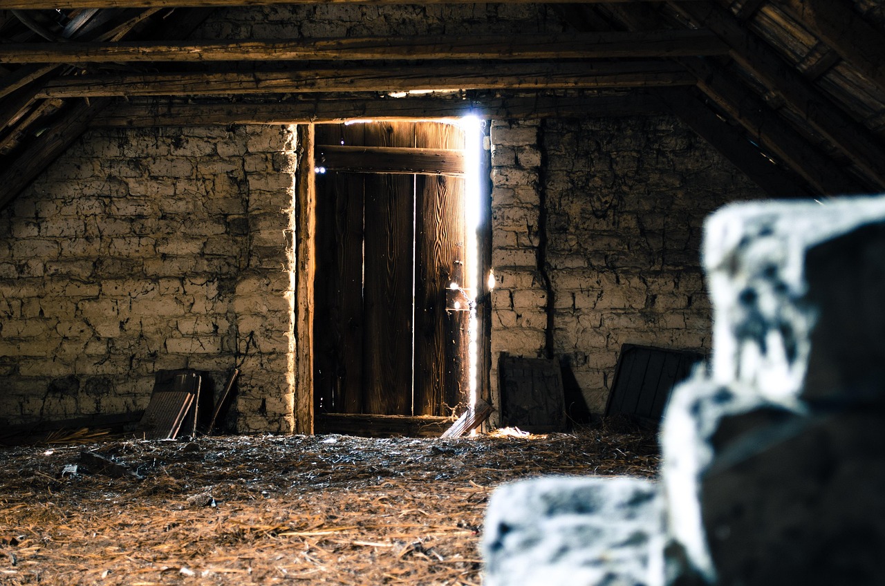 Comment isoler ses combles sans perdre trop de hauteur sous plafond ?